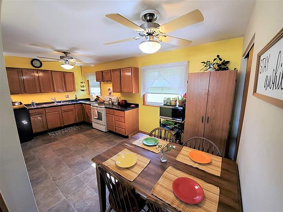 4th image of 943 S 18th St