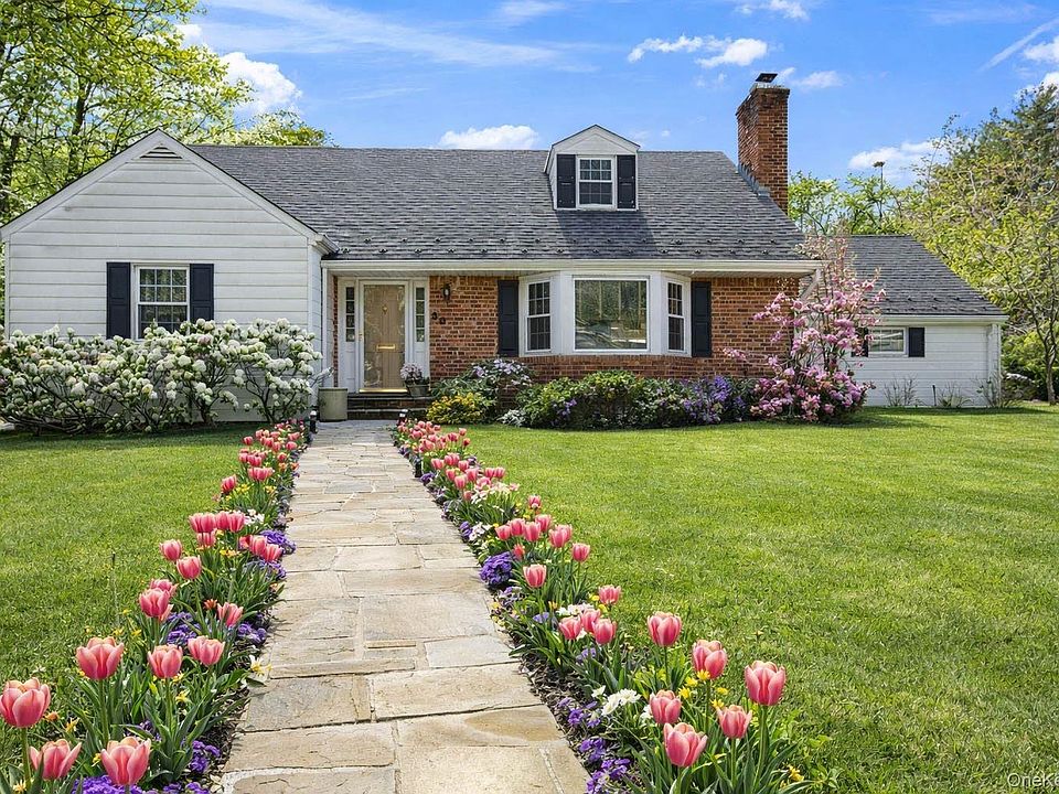 1st image of 30 Glenwood Lane