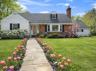 30 Glenwood Lane, East Hills, NY 11577