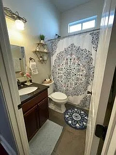 Kohler toilet with good strong water pressure in shower and faucets.