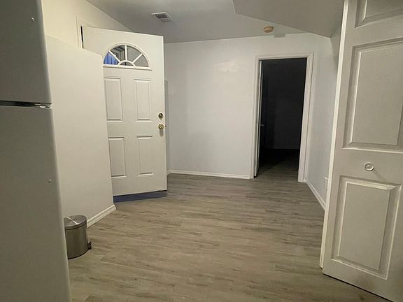 2nd image of 123 Wellbrook Ave