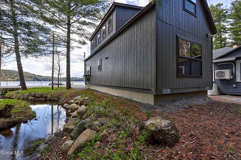 5th image of 85 Hunt Lake Road