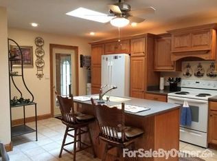 300 8th St, Lowden, IA 52255