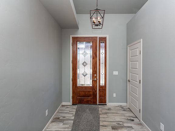 4th image of 2940 Braxton Ct