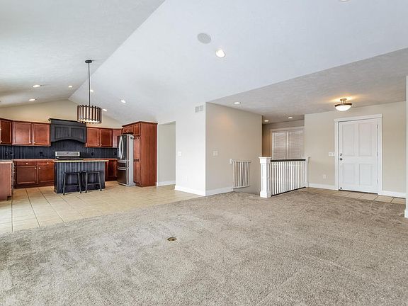 3rd image of 7002 Glacier Dr
