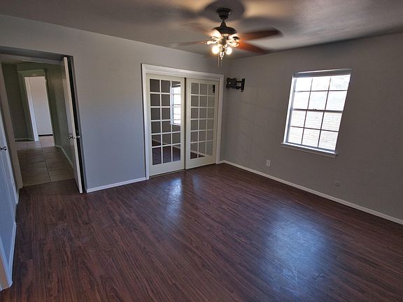 4th image of 350 Thunderbird Dr APT 16