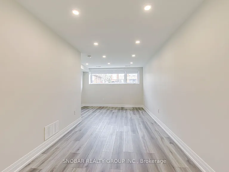 83 Clairton Cres — Photo 20