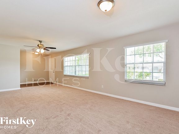 2nd image of 833 W Pine Forest Trl