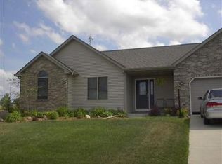 862 Sportsman Ln, La Porte, IN 46350