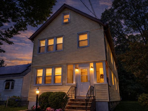 126 Burnside Ave Floor 2