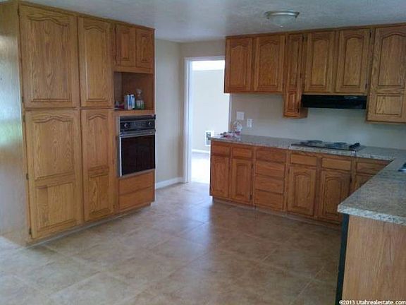 3rd image of 1444 W Olive St