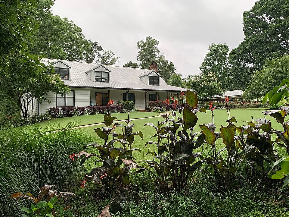2nd image of 715 Ellenwood Dr