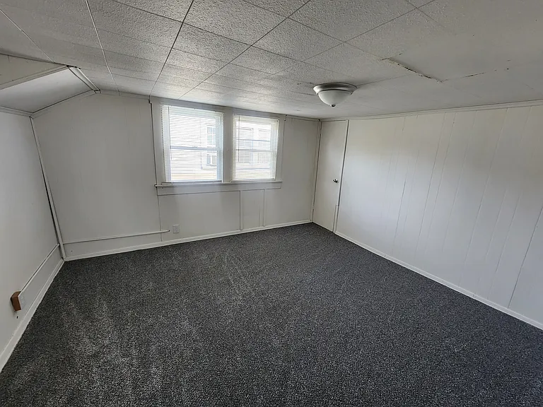 1122 Larchmont Ave #B — Photo 4