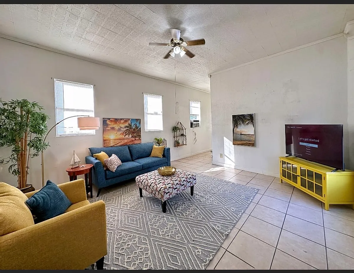 Building Photo - 23723 Railroad Ave #A