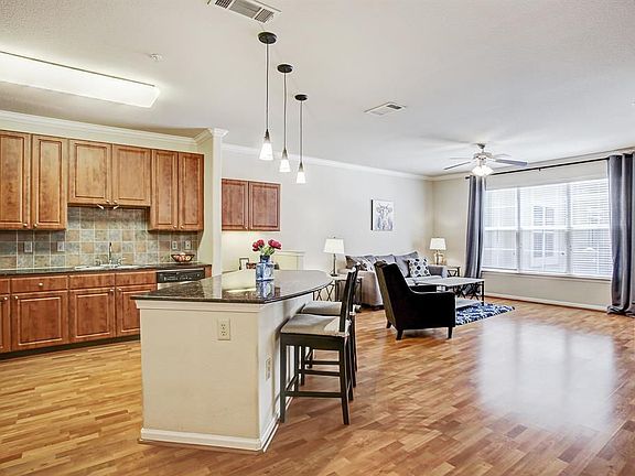 3rd image of 1711 Old Spanish Trl APT 126