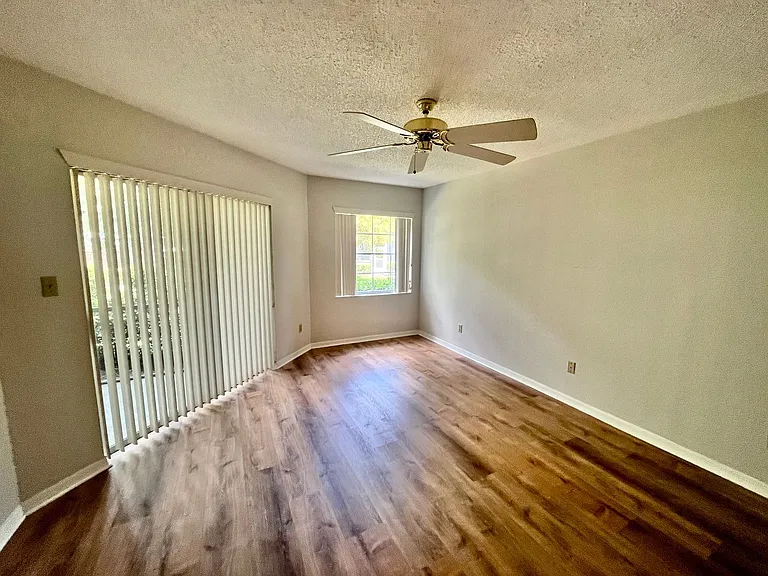 3970 Lancashire Ln — Photo 7