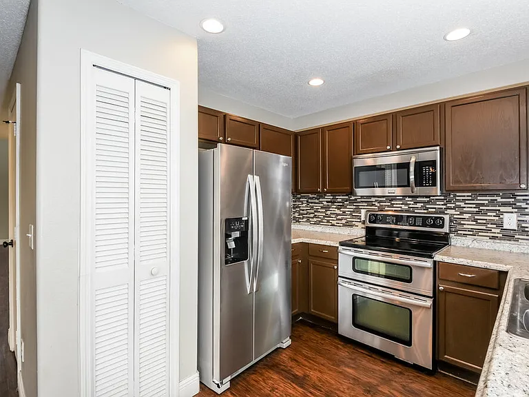1405 Timberbend Cir — Photo 6