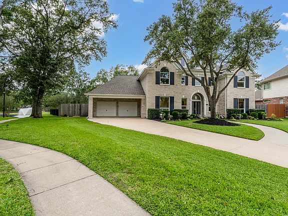 4th image of 15903 Lake Loop Dr