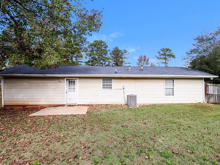 120 Sherwood Loop — Photo 16