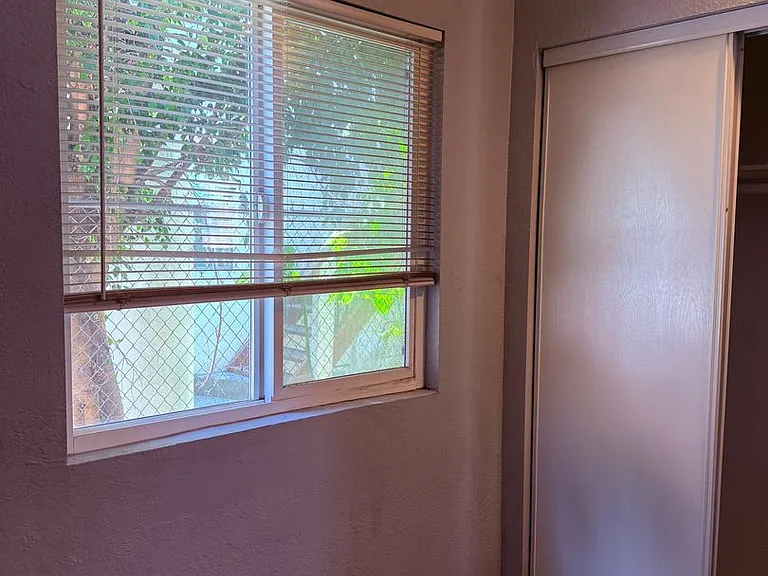 1033 Hoffman Ave — Photo 11