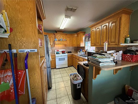 2nd image of 3651 NW 6th St