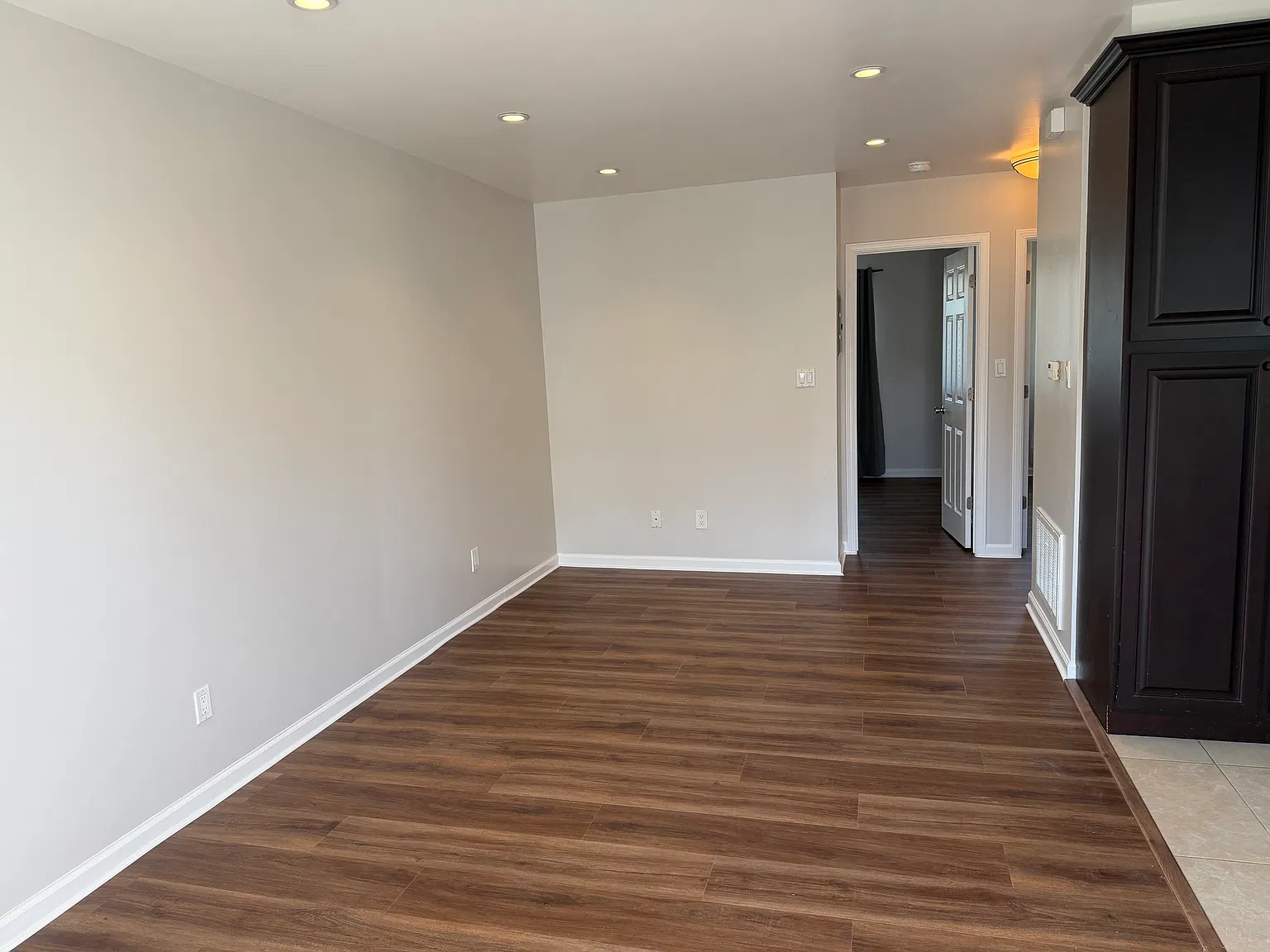 2 bed, 800 sqft, $3,250 — Photo 4
