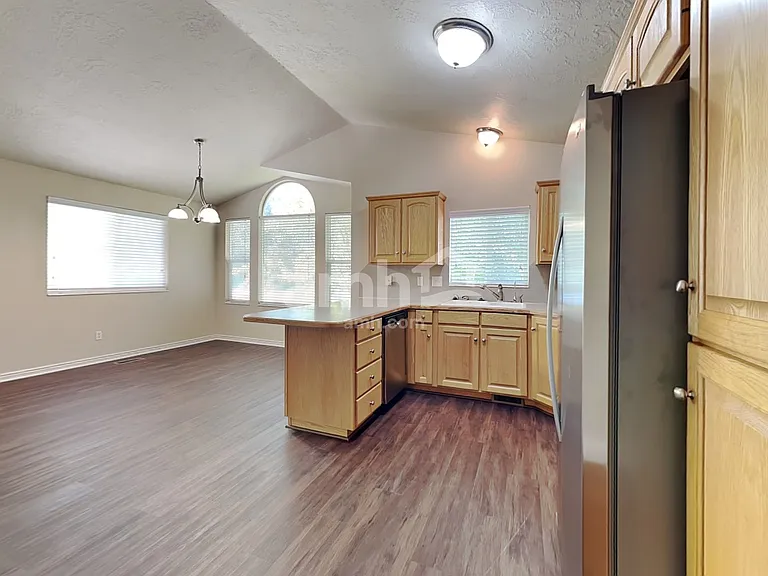 1190 S Inverness Dr — Photo 4