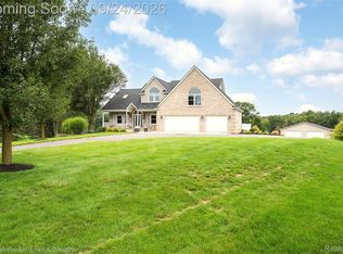 1862 Odyssey Dr, Brighton, MI 48114