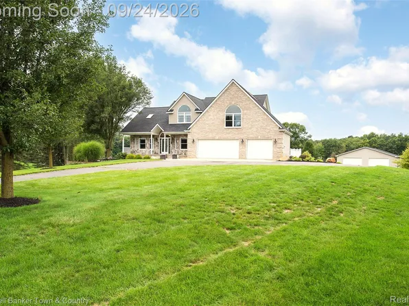 1862 Odyssey Dr, Brighton, MI 48114