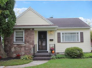 295 Brockley Rd, Rochester, NY 14609