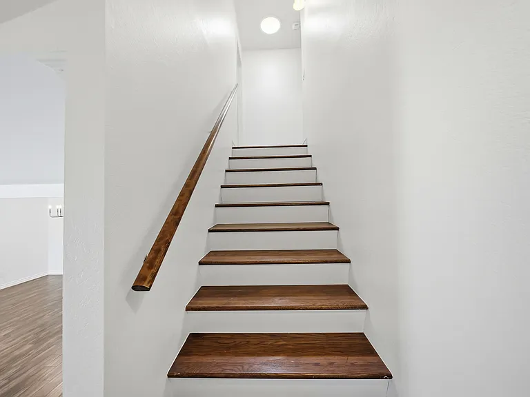 8566 Club House Dr — Photo 12