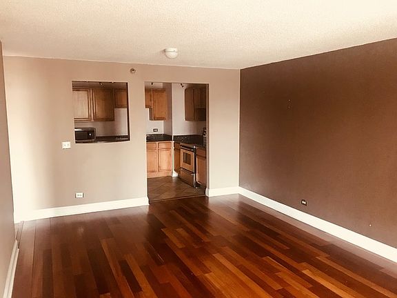 4th image of 1250 N La Salle Dr APT 1304