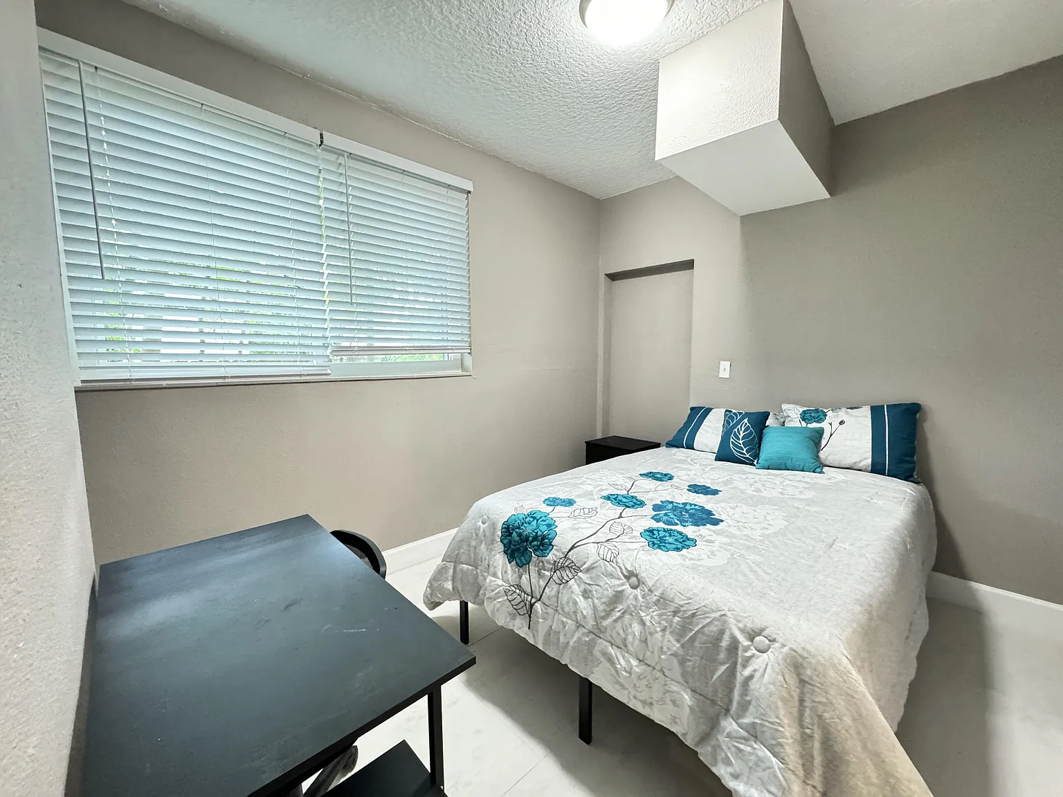 4 bed, 3.0 bath, 2435 sqft, $819 — Photo 2