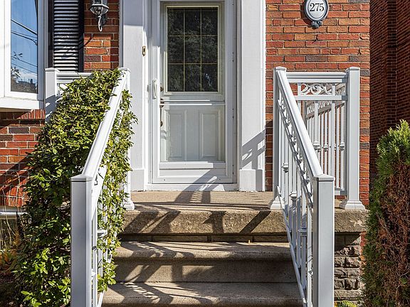 2nd image of 275 Blantyre Ave