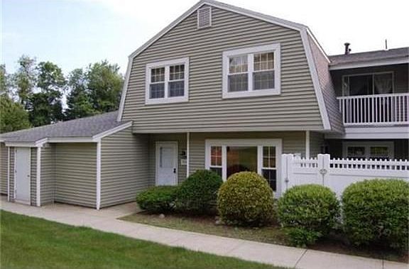 2nd image of 904 Edgebrook Dr #904