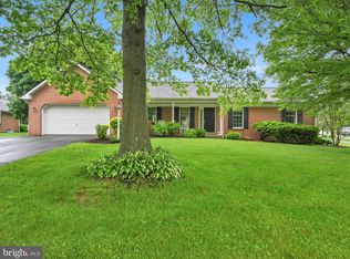 678 N Strickler Rd, Manheim, PA 17545