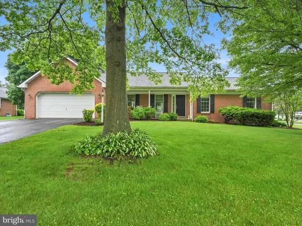 678 N Strickler Rd, Manheim, PA 17545