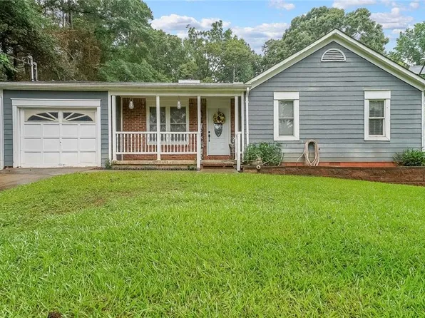 295 Pinehurst Dr, Stockbridge, GA 30281