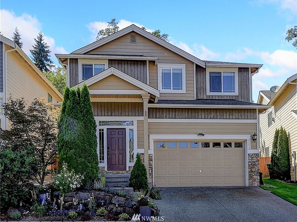 Welcome to this well appointed, move-in ready home waiting for you in the lovely community of Canyon Creek. 