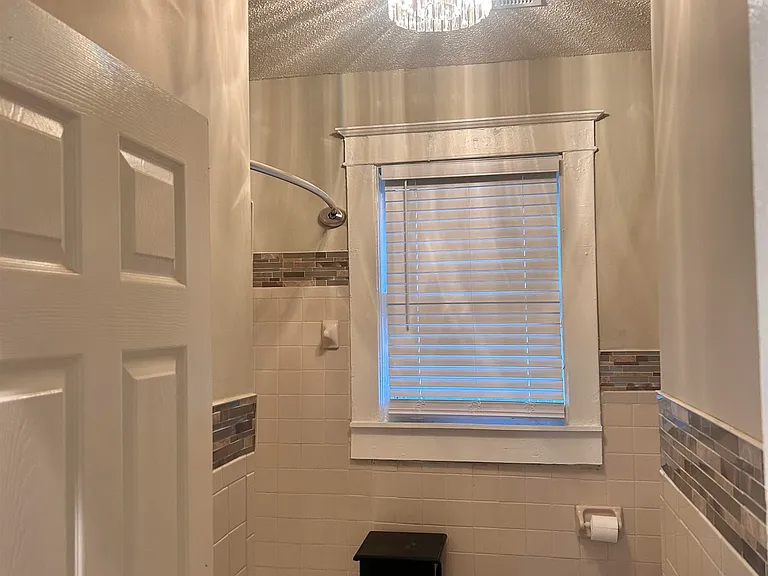 1804 Foster Ave — Photo 18