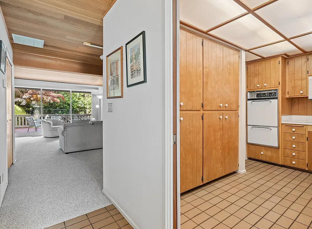 2 bed, 1.5 bath, 1360 sqft, $2,200 — Photo 4