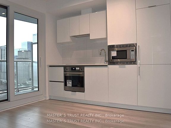 3rd image of 230 Simcoe St #1813