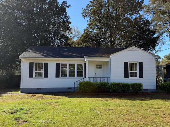 1502 Stonewall St, Dublin, GA 31021