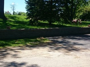 2166 N Ferry Landing Rd, Galena, IL 61036