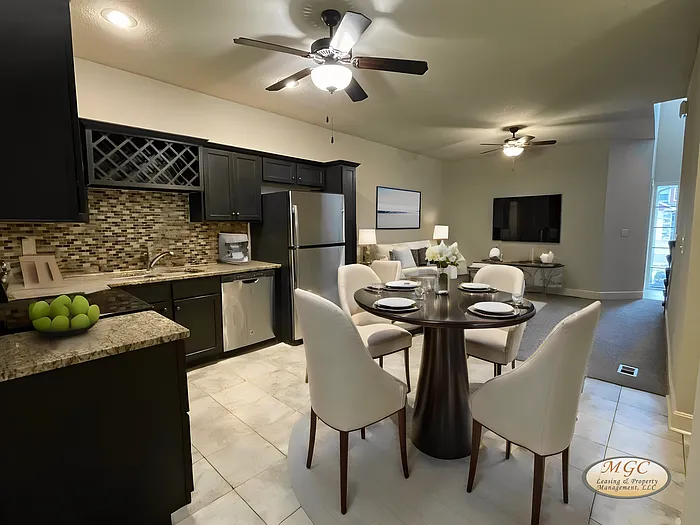 2122 SW Timbertrace Ln — Photo 2