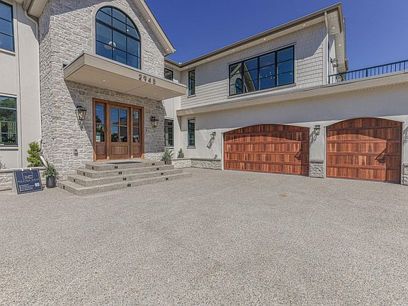 2nd image of 2945 Toronto Cres NW