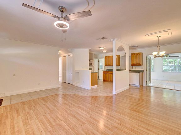3rd image of 164 S Naranja Ave
