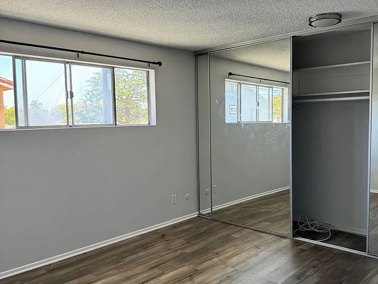 1422 Madrid Ave — Photo 5