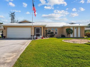 50 Bunker Cir, Rotonda West, FL 33947