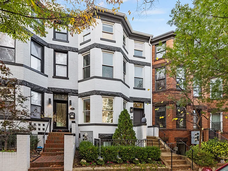 22 Seaton Pl NW #A — Photo 1